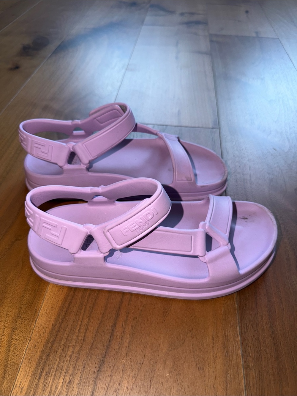 FENDI Rubber Petal Purple Rubber Strappy Flats Sandals / 38